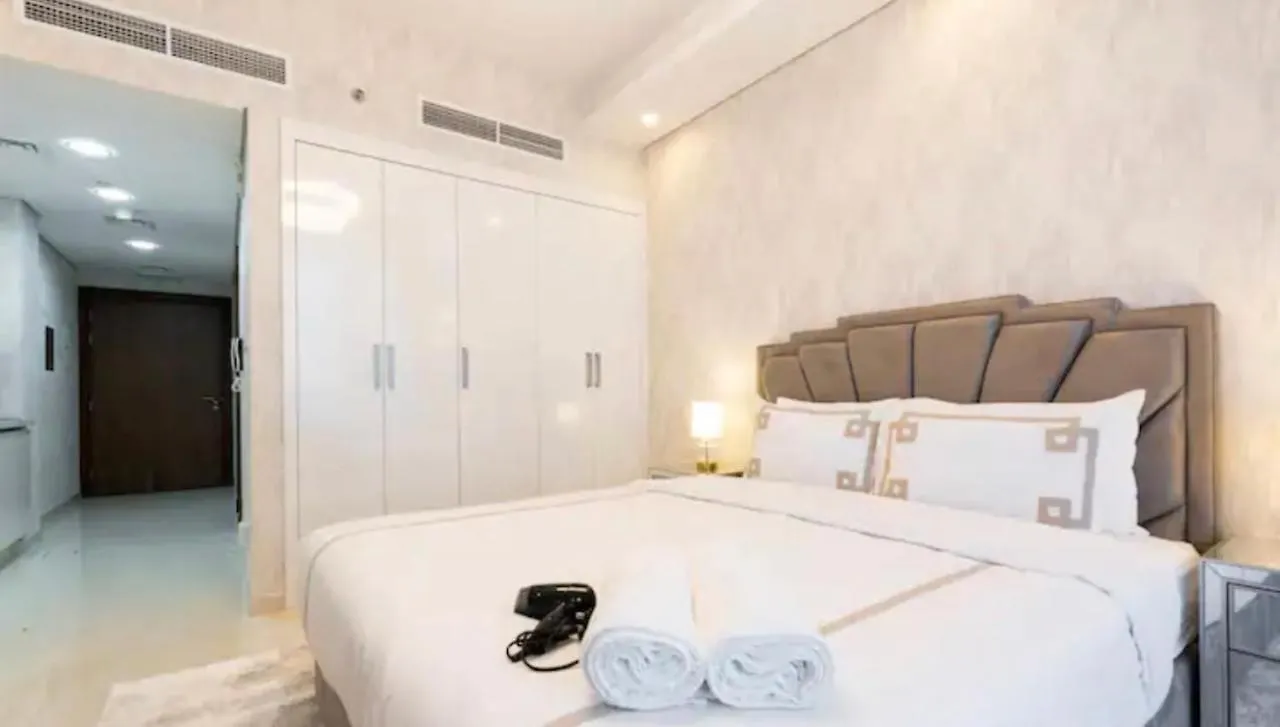 Modern New Studio With Burj Khalifa And Canal View Apartment Dubai United Arab Emirates