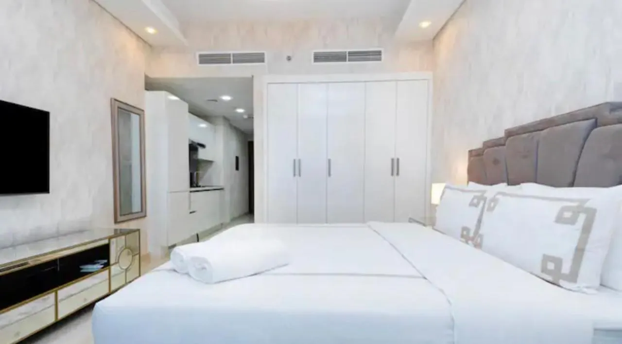 Modern New Studio With Burj Khalifa And Canal View Apartment Dubai