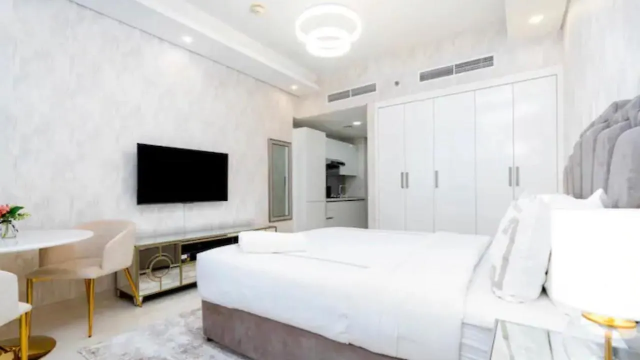 Modern New Studio With Burj Khalifa And Canal View Apartment Dubai
